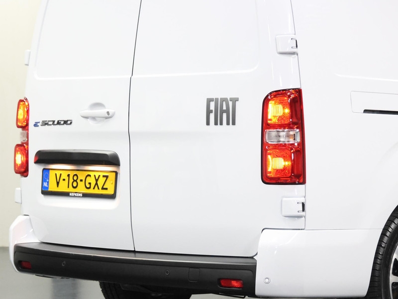 Fiat E-Scudo L3 75 kWh 136PK | AppleCarPlay/AndroidAuto | Airco | Armsteun | Camera | 3 Zits | Navigatie | Cruise  elektrisch Fiat E-Scudo L3 75 kWh 136PK | AppleCarPlay/AndroidAuto | Airco | Armsteun | Camera | 3 Zits | Navigatie | Cruise  elektrisch