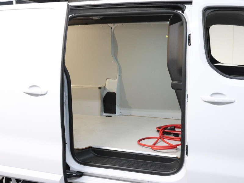 Fiat E-Scudo L3 75 kWh 136PK | AppleCarPlay/AndroidAuto | Airco | Armsteun | Camera | 3 Zits | Navigatie | Cruise  elektrisch Fiat E-Scudo L3 75 kWh 136PK | AppleCarPlay/AndroidAuto | Airco | Armsteun | Camera | 3 Zits | Navigatie | Cruise  elektrisch