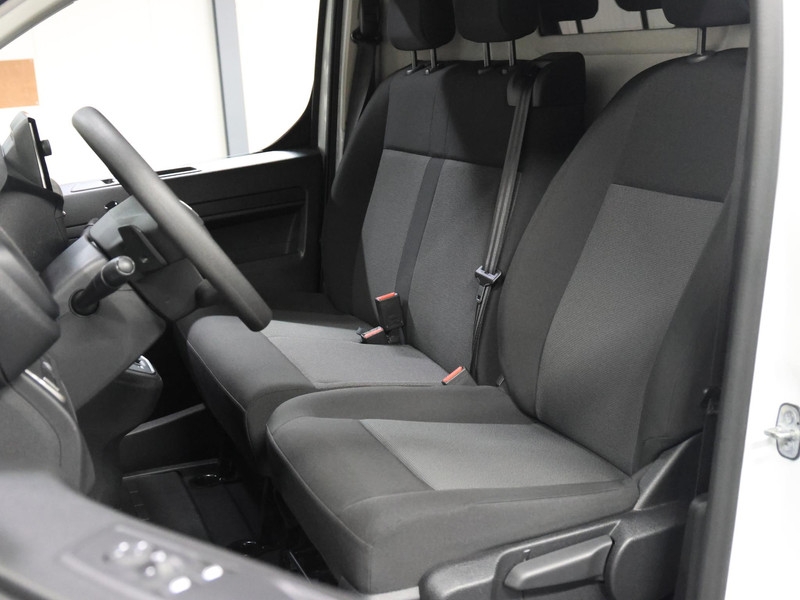 Fiat E-Scudo L3 75 kWh 136PK | AppleCarPlay/AndroidAuto | Airco | Armsteun | Camera | 3 Zits | Navigatie | Cruise  elektrisch Fiat E-Scudo L3 75 kWh 136PK | AppleCarPlay/AndroidAuto | Airco | Armsteun | Camera | 3 Zits | Navigatie | Cruise  elektrisch