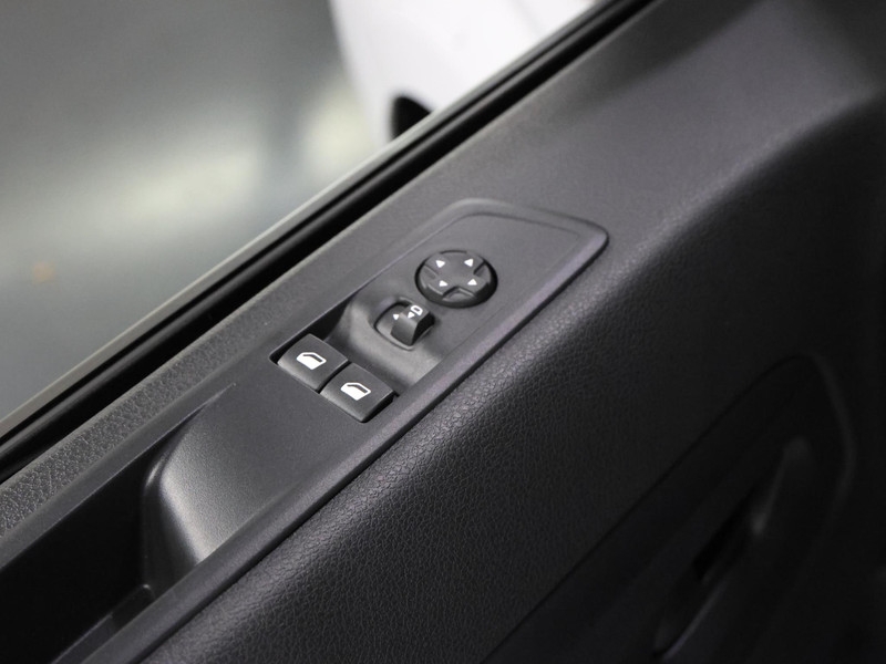 Fiat E-Scudo L3 75 kWh 136PK | AppleCarPlay/AndroidAuto | Airco | Armsteun | Camera | 3 Zits | Navigatie | Cruise  elektrisch Fiat E-Scudo L3 75 kWh 136PK | AppleCarPlay/AndroidAuto | Airco | Armsteun | Camera | 3 Zits | Navigatie | Cruise  elektrisch