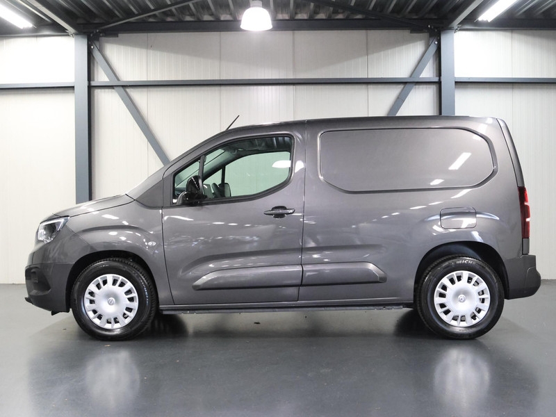 Opel Combo Electric 136PK L1 50kWh | NIEUW! | AppleCarplay/AndroidAuto | Parkeersensoren | Airco | Armsteun | Navigatie elektrisch Opel Combo Electric 136PK L1 50kWh | NIEUW! | AppleCarplay/AndroidAuto | Parkeersensoren | Airco | Armsteun | Navigatie elektrisch