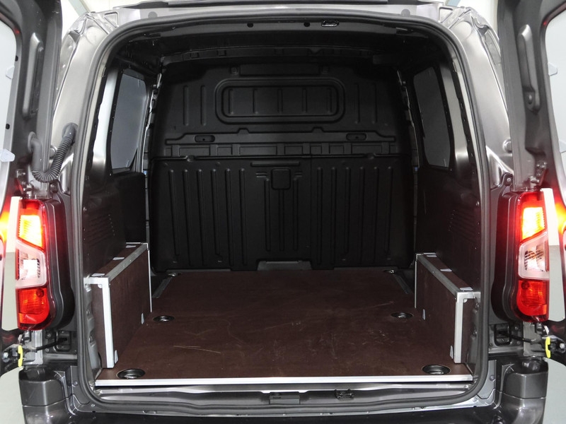 Opel Combo Electric 136PK L1 50kWh | NIEUW! | AppleCarplay/AndroidAuto | Parkeersensoren | Airco | Armsteun | Navigatie elektrisch Opel Combo Electric 136PK L1 50kWh | NIEUW! | AppleCarplay/AndroidAuto | Parkeersensoren | Airco | Armsteun | Navigatie elektrisch