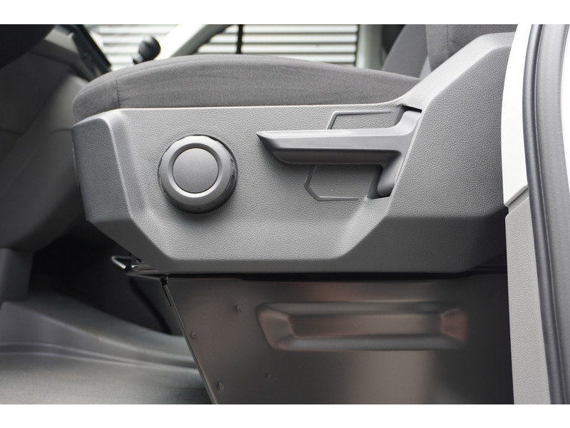 Volkswagen Crafter 35 2.0 TDI 140PK L3H3 Trendline, Modeljaar 2025, App Connect, Trekhaak Volkswagen Crafter 35 2.0 TDI 140PK L3H3 Trendline, Modeljaar 2025, App Connect, Trekhaak