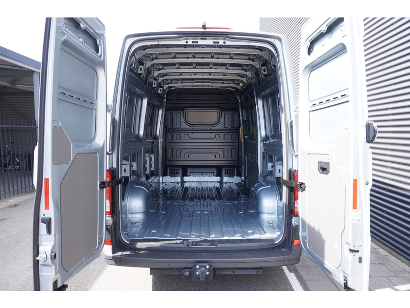 Volkswagen Crafter 35 2.0 TDI 140PK L3H3 Trendline, Modeljaar 2025, App Connect, Trekhaak Volkswagen Crafter 35 2.0 TDI 140PK L3H3 Trendline, Modeljaar 2025, App Connect, Trekhaak