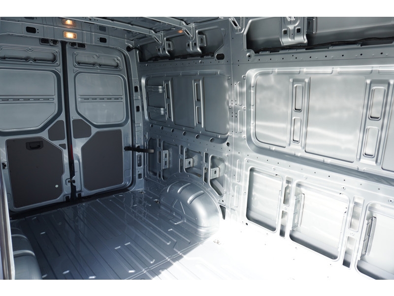 Volkswagen Crafter 35 2.0 TDI 140PK L3H3 Trendline, Modeljaar 2025, App Connect, Trekhaak Volkswagen Crafter 35 2.0 TDI 140PK L3H3 Trendline, Modeljaar 2025, App Connect, Trekhaak