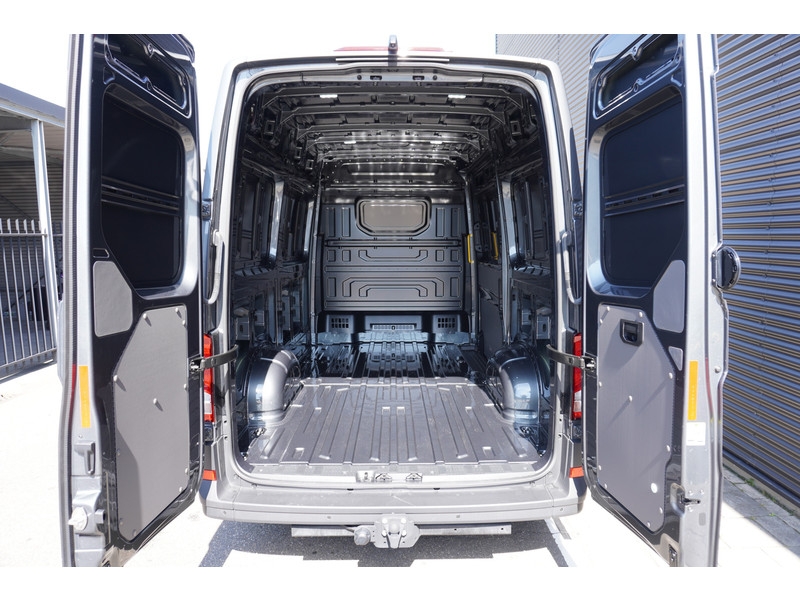 Volkswagen Crafter 30 2.0 TDI 140PK L3H3 Highline, Modeljaar 2025, Navigatie, Trekhaak Volkswagen Crafter 30 2.0 TDI 140PK L3H3 Highline, Modeljaar 2025, Navigatie, Trekhaak