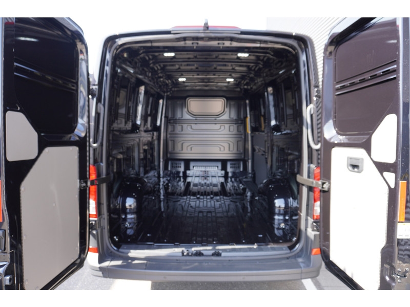 Volkswagen Crafter 35 2.0 TDI L3H2 177 PK Aut. Exclusive, LED koplampen, Adaptive cruise control, Alarm, Stuurverwarmin Volkswagen Crafter 35 2.0 TDI L3H2 177 PK Aut. Exclusive, LED koplampen, Adaptive cruise control, Alarm, Stuurverwarmin