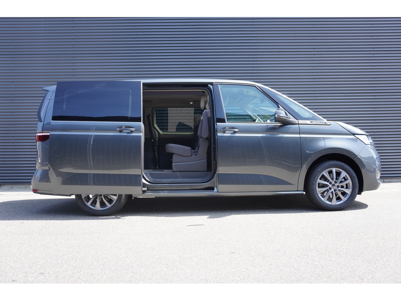 Volkswagen Multivan 1.5 eHybrid L2 Bulli Edition 4-Motion, IQ Light koplampen, 7-persoons Vis-a-Vis, Navigatie, Trekhaak Volkswagen Multivan 1.5 eHybrid L2 Bulli Edition 4-Motion, IQ Light koplampen, 7-persoons Vis-a-Vis, Navigatie, Trekhaak