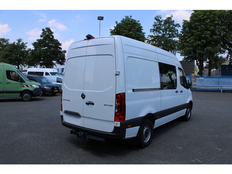 Mercedes-Benz Sprinter 317 CDI L2H2 DC 3500 kg trekhaak, MBUX met camera, Geveerde stoel  Mercedes-Benz Sprinter 317 CDI L2H2 DC 3500 kg trekhaak, MBUX met camera, Geveerde stoel