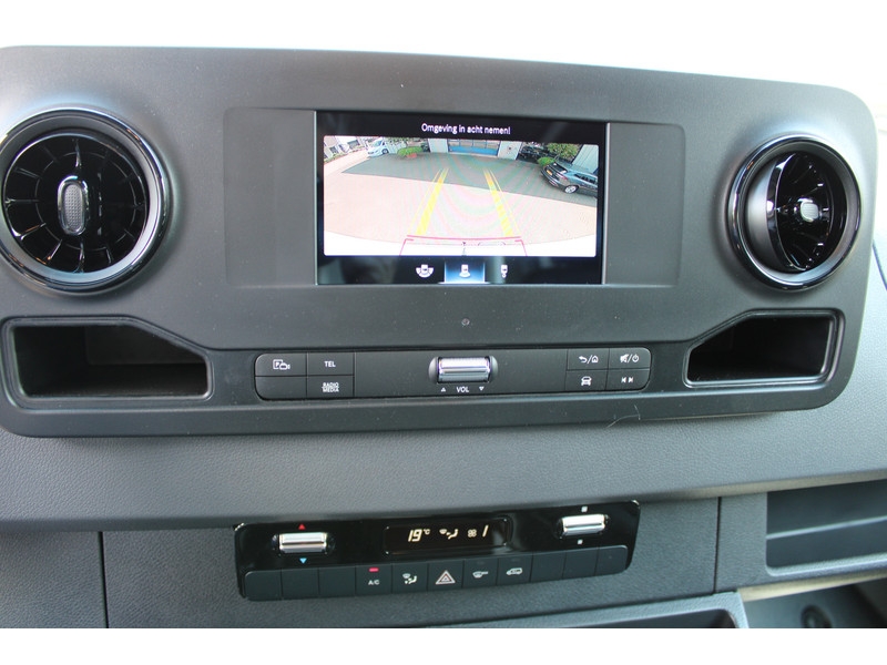 Mercedes-Benz Sprinter 317 CDI L2H2 DC 3500 kg trekhaak, MBUX met camera, Geveerde stoel  Mercedes-Benz Sprinter 317 CDI L2H2 DC 3500 kg trekhaak, MBUX met camera, Geveerde stoel