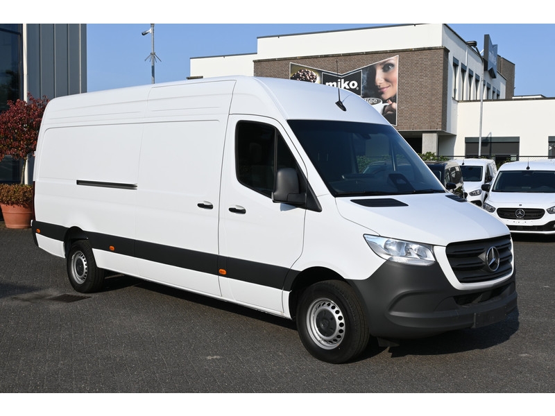 Mercedes-Benz Sprinter 317 CDI L3H2 Pro Smartphone integratiepakket, Geveerde stoel, Reserve wiel, Etc. Mercedes-Benz Sprinter 317 CDI L3H2 Pro Smartphone integratiepakket, Geveerde stoel, Reserve wiel, Etc.