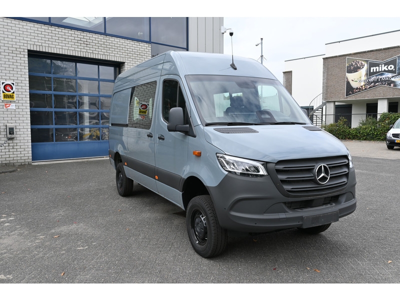 Mercedes-Benz Sprinter 319 CDI 4x4 L2H2 Pro HD Distronic, Draaistoelen, LED, Electrische schuifdeur  Mercedes-Benz Sprinter 319 CDI 4x4 L2H2 Pro HD Distronic, Draaistoelen, LED, Electrische schuifdeur