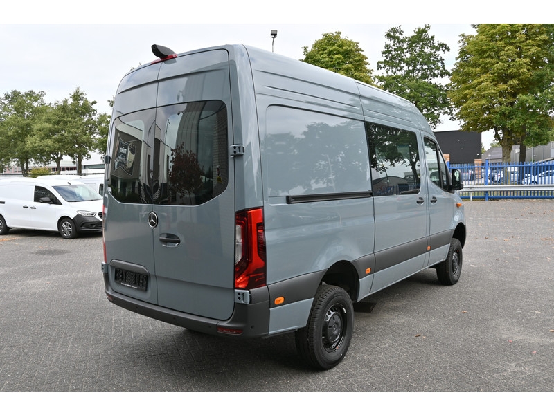 Mercedes-Benz Sprinter 319 CDI 4x4 L2H2 Pro HD Distronic, Draaistoelen, LED, Electrische schuifdeur  Mercedes-Benz Sprinter 319 CDI 4x4 L2H2 Pro HD Distronic, Draaistoelen, LED, Electrische schuifdeur