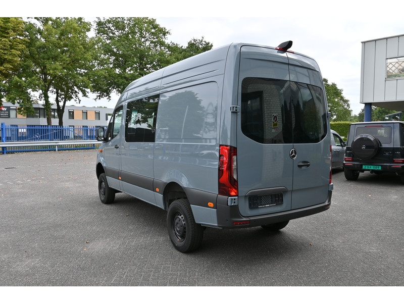 Mercedes-Benz Sprinter 319 CDI 4x4 L2H2 Pro HD Distronic, Draaistoelen, LED, Electrische schuifdeur  Mercedes-Benz Sprinter 319 CDI 4x4 L2H2 Pro HD Distronic, Draaistoelen, LED, Electrische schuifdeur