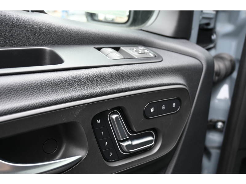Mercedes-Benz Sprinter 319 CDI 4x4 L2H2 Pro HD Distronic, Draaistoelen, LED, Electrische schuifdeur  Mercedes-Benz Sprinter 319 CDI 4x4 L2H2 Pro HD Distronic, Draaistoelen, LED, Electrische schuifdeur