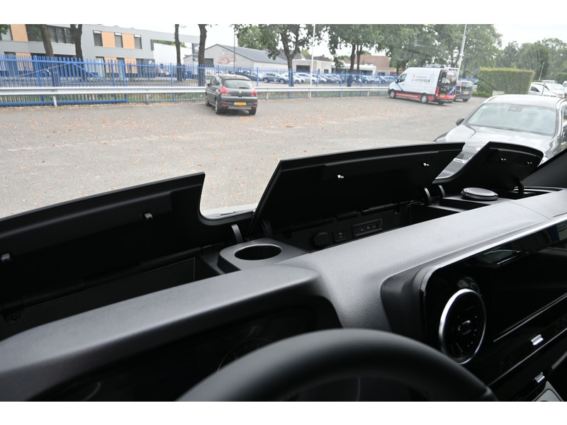 Mercedes-Benz Sprinter 319 CDI 4x4 L2H2 Pro HD Distronic, Draaistoelen, LED, Electrische schuifdeur  Mercedes-Benz Sprinter 319 CDI 4x4 L2H2 Pro HD Distronic, Draaistoelen, LED, Electrische schuifdeur