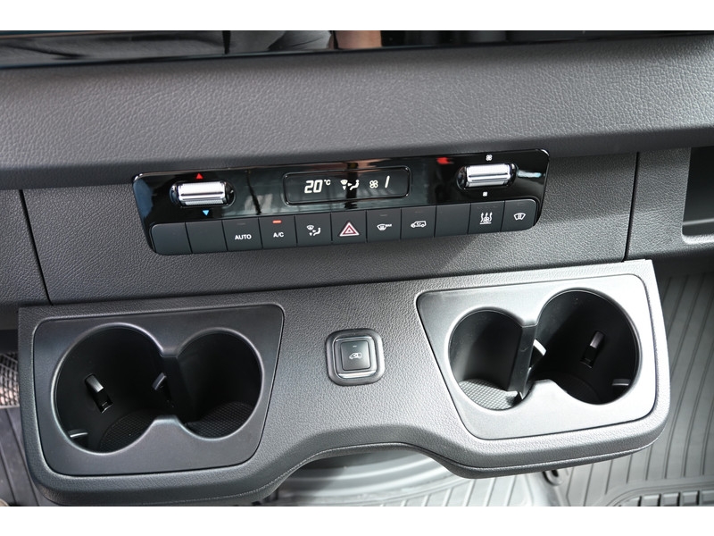 Mercedes-Benz Sprinter 319 CDI 4x4 L2H2 Pro HD Distronic, Draaistoelen, LED, Electrische schuifdeur  Mercedes-Benz Sprinter 319 CDI 4x4 L2H2 Pro HD Distronic, Draaistoelen, LED, Electrische schuifdeur