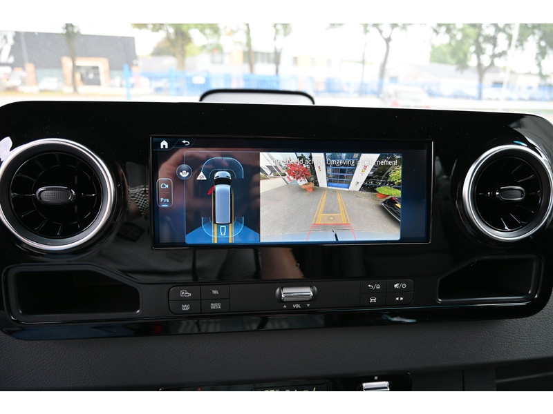 Mercedes-Benz Sprinter 319 CDI 4x4 L2H2 Pro HD Distronic, Draaistoelen, LED, Electrische schuifdeur  Mercedes-Benz Sprinter 319 CDI 4x4 L2H2 Pro HD Distronic, Draaistoelen, LED, Electrische schuifdeur