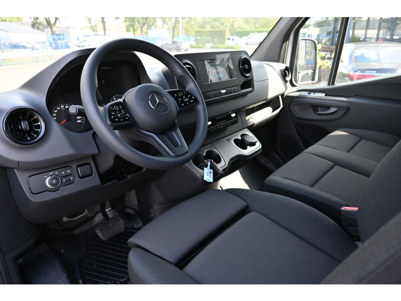 Mercedes-Benz Sprinter 317 CDI L3H2 MBUX met camera, Geveerde stoel, Climate controle  Mercedes-Benz Sprinter 317 CDI L3H2 MBUX met camera, Geveerde stoel, Climate controle