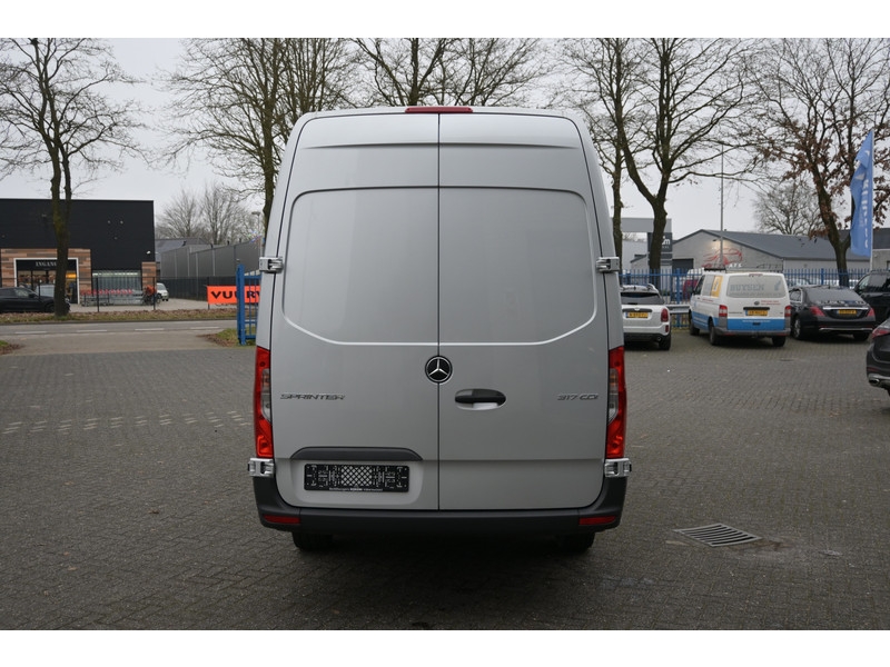 Mercedes-Benz Sprinter 317 CDI L3H2 MBUX met camera, Geveerde stoel, Climate controle  Mercedes-Benz Sprinter 317 CDI L3H2 MBUX met camera, Geveerde stoel, Climate controle