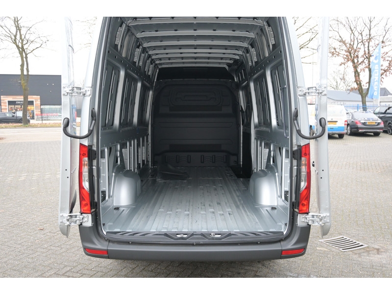 Mercedes-Benz Sprinter 317 CDI L3H2 MBUX met camera, Geveerde stoel, Climate controle  Mercedes-Benz Sprinter 317 CDI L3H2 MBUX met camera, Geveerde stoel, Climate controle