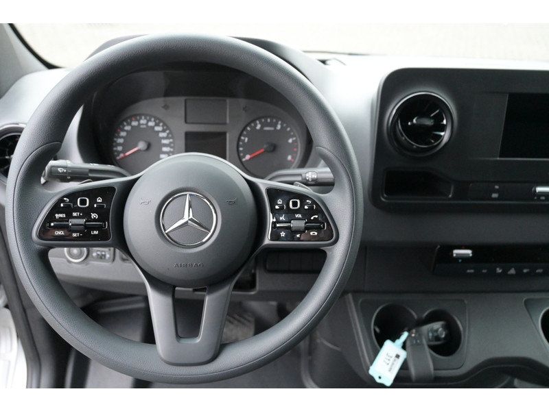 Mercedes-Benz Sprinter 317 CDI L3H2 MBUX met camera, Geveerde stoel, Climate controle  Mercedes-Benz Sprinter 317 CDI L3H2 MBUX met camera, Geveerde stoel, Climate controle