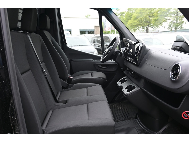 Mercedes-Benz Sprinter 317 CDI L2H2 Pro 3500 kg trekhaak, LED verlichting, Geveerde stoel Mercedes-Benz Sprinter 317 CDI L2H2 Pro 3500 kg trekhaak, LED verlichting, Geveerde stoel