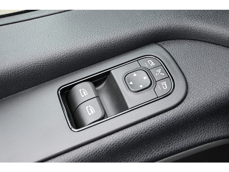 Mercedes-Benz Sprinter 317 CDI L2H2 Pro 3500 kg trekhaak, LED verlichting, Geveerde stoel Mercedes-Benz Sprinter 317 CDI L2H2 Pro 3500 kg trekhaak, LED verlichting, Geveerde stoel