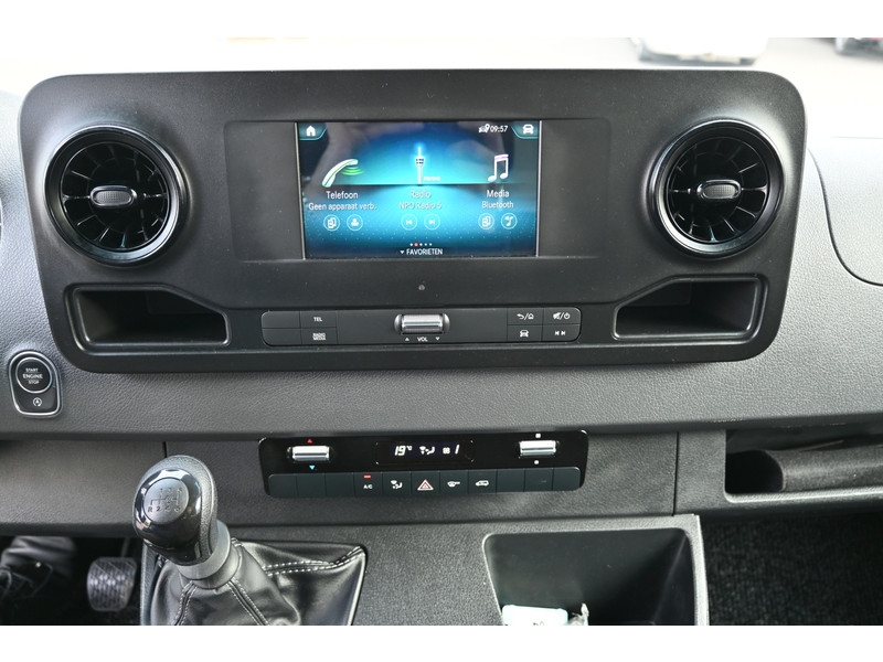 Mercedes-Benz Sprinter 515 CDI L3 Bakwagen met laadklep Dhollandia klep, MBUX met Apple Carplay/Android Auto Mercedes-Benz Sprinter 515 CDI L3 Bakwagen met laadklep Dhollandia klep, MBUX met Apple Carplay/Android Auto