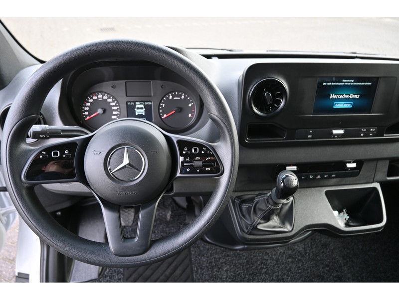 Mercedes-Benz Sprinter 515 CDI L3 Bakwagen met laadklep Dhollandia klep, MBUX met Apple Carplay/Android Auto Mercedes-Benz Sprinter 515 CDI L3 Bakwagen met laadklep Dhollandia klep, MBUX met Apple Carplay/Android Auto