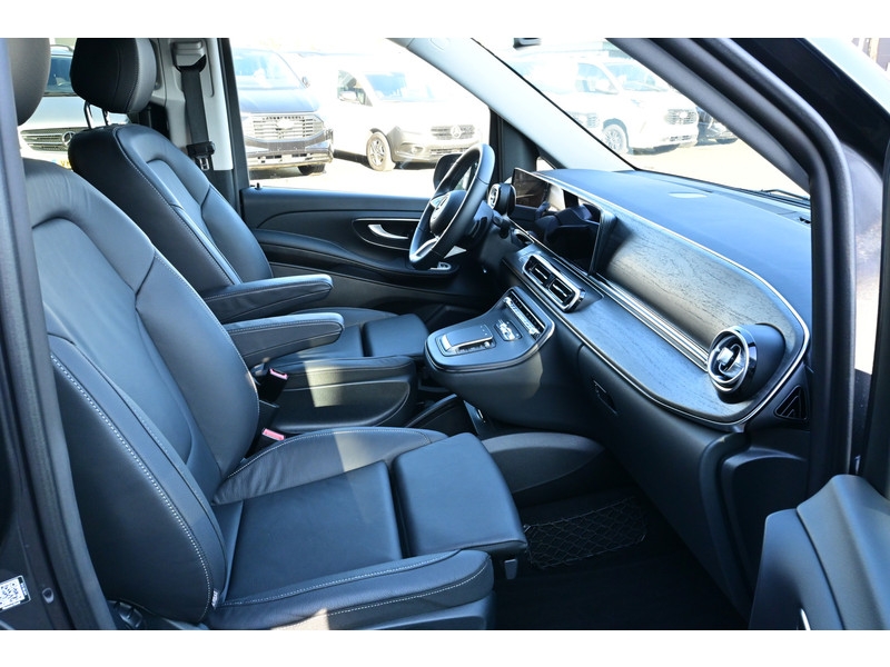 Mercedes-Benz V-Klasse 300d AMG L3 DC AMG pakket, Easy Pack Pakket, Distronic Mercedes-Benz V-Klasse 300d AMG L3 DC AMG pakket, Easy Pack Pakket, Distronic