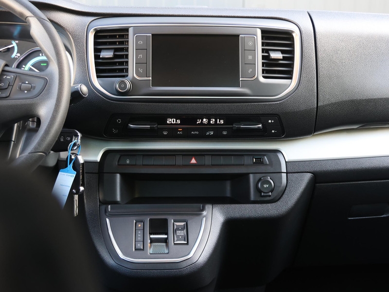 Fiat E-Scudo Ulysse L2H1 75kWh | 8-zitter | Panoramadak | Achterruitrijcamera | Stoelverwarming elektrisch Fiat E-Scudo Ulysse L2H1 75kWh | 8-zitter | Panoramadak | Achterruitrijcamera | Stoelverwarming elektrisch