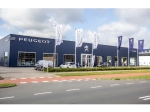 Peugeot Boxer 5-deurs L2H2 Zwaar 3.5t 140 pk | Parkeersensoren Voor en Achter | Airco | Trekhaak | Zijschuifdeur Rechts |  Peugeot Boxer 5-deurs L2H2 Zwaar 3.5t 140 pk | Parkeersensoren Voor en Achter | Airco | Trekhaak | Zijschuifdeur Rechts |