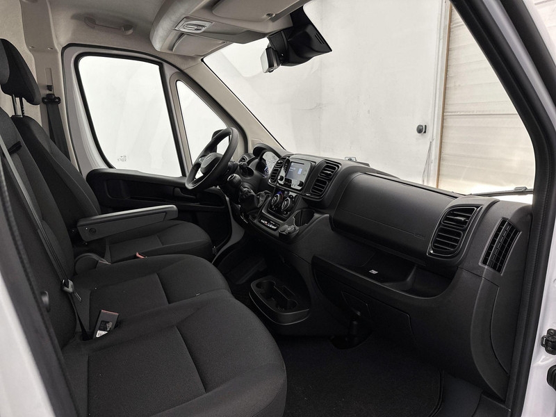 Peugeot Boxer L2H2 Zwaar 3.5t 140 pk | Parkeersensoren Voor en Achter | Airco | Trekhaak | Zijschuifdeur Rechts |   Peugeot Boxer L2H2 Zwaar 3.5t 140 pk | Parkeersensoren Voor en Achter | Airco | Trekhaak | Zijschuifdeur Rechts |
