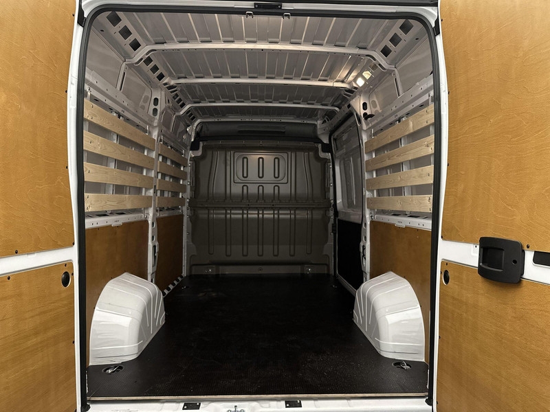 Peugeot Boxer L2H2 Zwaar 3.5t 140 pk | Parkeersensoren Voor en Achter | Airco | Trekhaak | Zijschuifdeur Rechts |   Peugeot Boxer L2H2 Zwaar 3.5t 140 pk | Parkeersensoren Voor en Achter | Airco | Trekhaak | Zijschuifdeur Rechts |