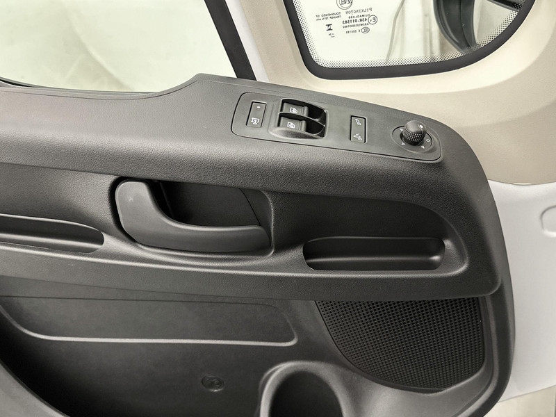 Peugeot Boxer L2H2 Zwaar 3.5t 140 pk | Parkeersensoren Voor en Achter | Airco | Trekhaak | Zijschuifdeur Rechts |   Peugeot Boxer L2H2 Zwaar 3.5t 140 pk | Parkeersensoren Voor en Achter | Airco | Trekhaak | Zijschuifdeur Rechts |