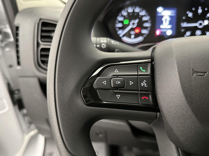 Peugeot Boxer L2H2 Zwaar 3.5t 140 pk | Parkeersensoren Voor en Achter | Airco | Trekhaak | Zijschuifdeur Rechts |   Peugeot Boxer L2H2 Zwaar 3.5t 140 pk | Parkeersensoren Voor en Achter | Airco | Trekhaak | Zijschuifdeur Rechts |