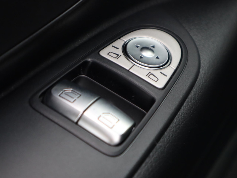 Mercedes-Benz eVito eVito 112 L2 66 kWh FACELIFT 2024  elektrisch Mercedes-Benz eVito eVito 112 L2 66 kWh FACELIFT 2024  elektrisch