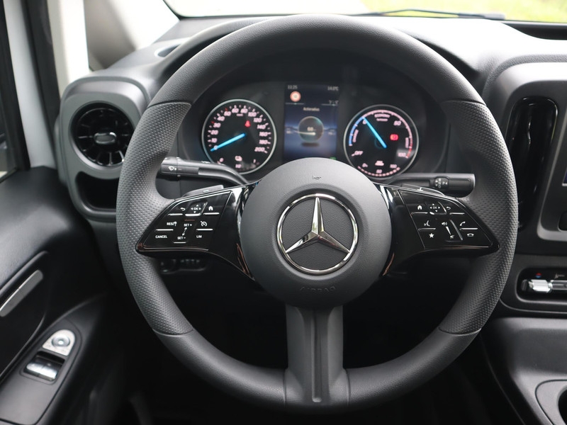 Mercedes-Benz eVito eVito 112 L2 66 kWh FACELIFT 2024  elektrisch Mercedes-Benz eVito eVito 112 L2 66 kWh FACELIFT 2024  elektrisch