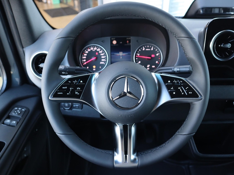 Mercedes-Benz Sprinter 319 1.9 CDI L2 Pro DISTRONIC 3,5T AHW 360gr. CAMERA NAVI Mercedes-Benz Sprinter 319 1.9 CDI L2 Pro DISTRONIC 3,5T AHW 360gr. CAMERA NAVI
