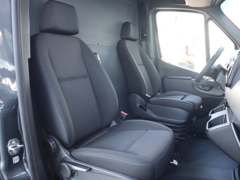 Mercedes-Benz Sprinter 319 1.9 CDI L2 Pro DISTRONIC 3,5T AHW 360gr. CAMERA NAVI Mercedes-Benz Sprinter 319 1.9 CDI L2 Pro DISTRONIC 3,5T AHW 360gr. CAMERA NAVI