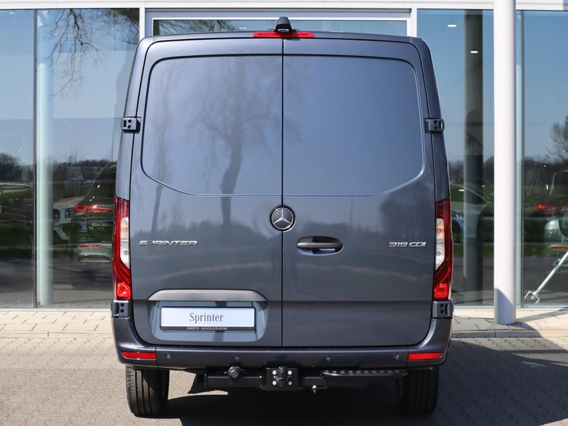 Mercedes-Benz Sprinter 319 1.9 CDI L2 Pro DISTRONIC 3,5T AHW 360gr. CAMERA NAVI Mercedes-Benz Sprinter 319 1.9 CDI L2 Pro DISTRONIC 3,5T AHW 360gr. CAMERA NAVI