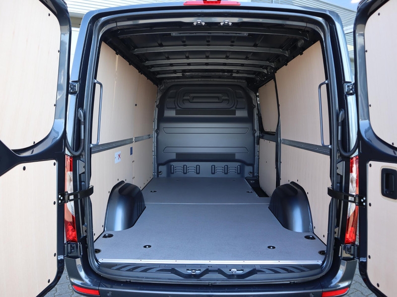 Mercedes-Benz Sprinter 319 1.9 CDI L2 Pro DISTRONIC 3,5T AHW 360gr. CAMERA NAVI Mercedes-Benz Sprinter 319 1.9 CDI L2 Pro DISTRONIC 3,5T AHW 360gr. CAMERA NAVI