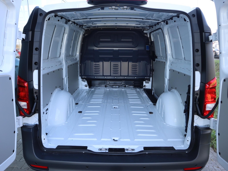 Mercedes-Benz Vito 114 CDI L2 Pro NAVI PARKEERPAKKET TREKHAAK Mercedes-Benz Vito 114 CDI L2 Pro NAVI PARKEERPAKKET TREKHAAK