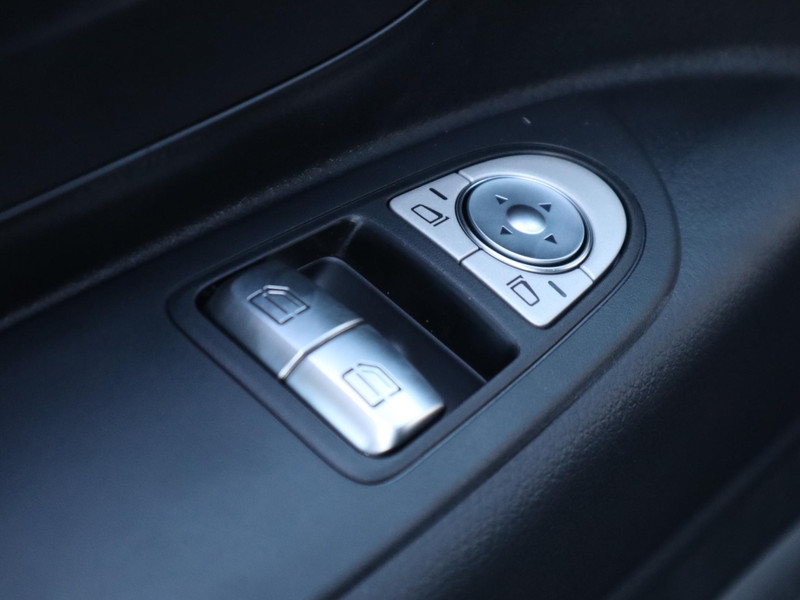 Mercedes-Benz Vito 114 CDI L2 Pro NAVI PARKEERPAKKET TREKHAAK Mercedes-Benz Vito 114 CDI L2 Pro NAVI PARKEERPAKKET TREKHAAK