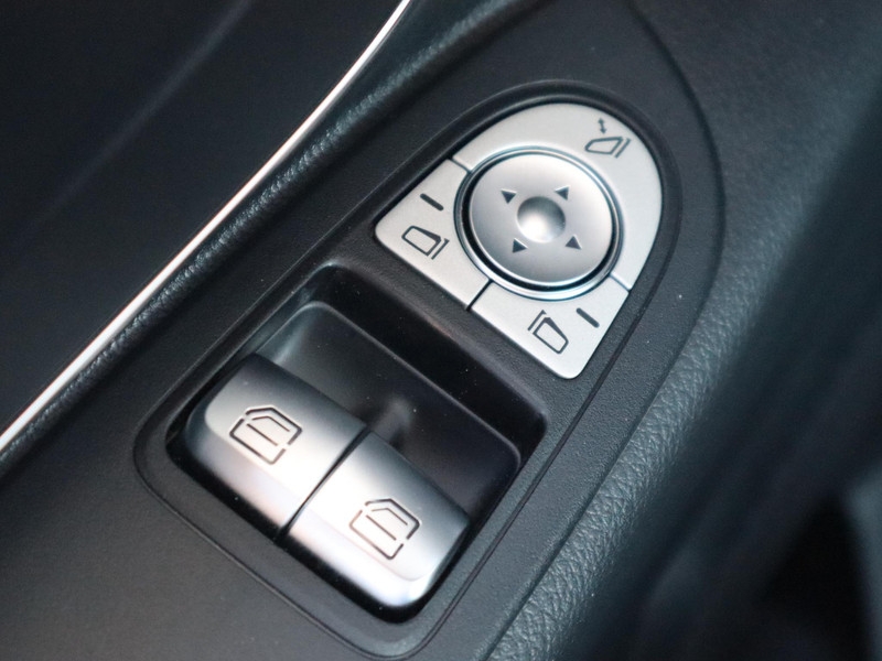 Mercedes-Benz Vito 114 CDI L2 Select NAVI TREKHAAK 2500KG ACHTERDEUREN Mercedes-Benz Vito 114 CDI L2 Select NAVI TREKHAAK 2500KG ACHTERDEUREN