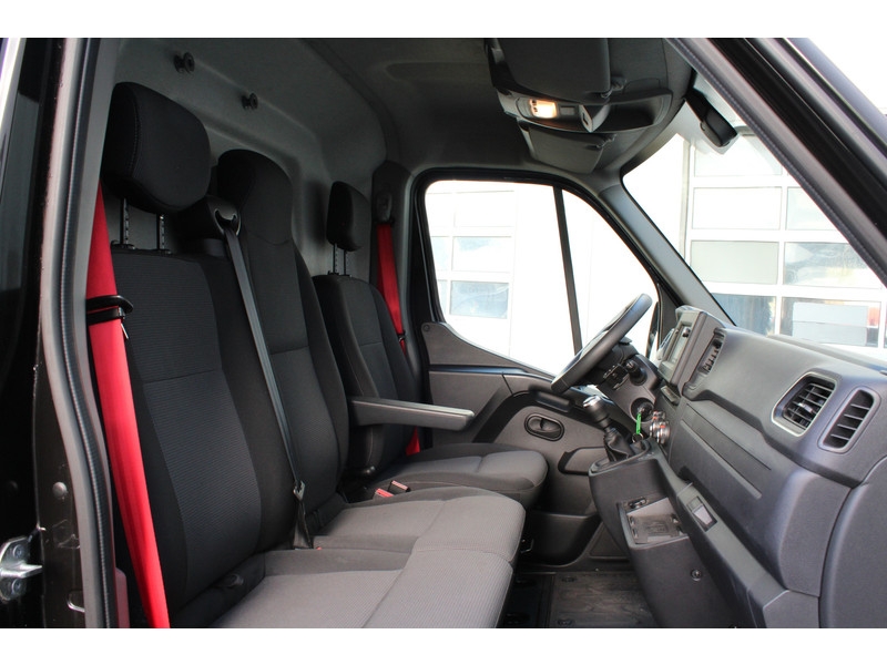Renault Master T35 2.3 dCi 150 L2H2 Energy Work Edition > 150pk/Dubbele schuifdeur/Camera/Trekhaak/Imperiaal  Renault Master T35 2.3 dCi 150 L2H2 Energy Work Edition > 150pk/Dubbele schuifdeur/Camera/Trekhaak/Imperiaal