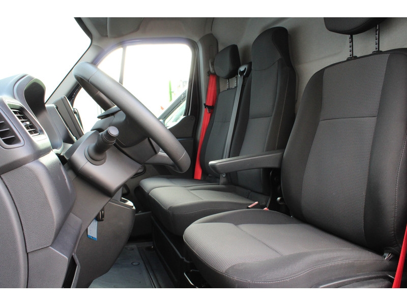 Renault Master T35 2.3 dCi 150 L2H2 Energy Work Edition > 150pk/Dubbele schuifdeur/Camera/Trekhaak/Imperiaal  Renault Master T35 2.3 dCi 150 L2H2 Energy Work Edition > 150pk/Dubbele schuifdeur/Camera/Trekhaak/Imperiaal