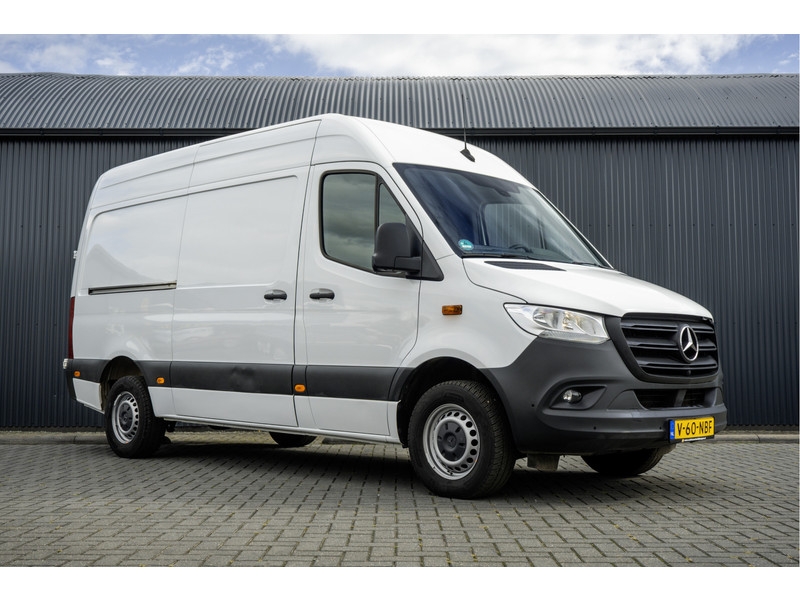 Mercedes-Benz Sprinter 317 CDI L2H2 | Mbux | Camera | CarPlay | Navigatie | Cruise | Climate | PDC | Euro 6  Mercedes-Benz Sprinter 317 CDI L2H2 | Mbux | Camera | CarPlay | Navigatie | Cruise | Climate | PDC | Euro 6
