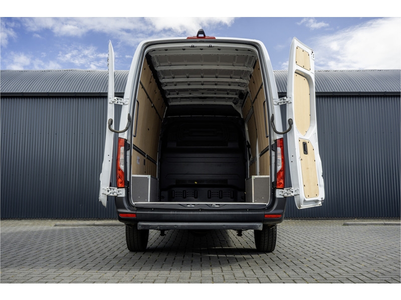 Mercedes-Benz Sprinter 317 CDI L2H2 | Mbux | Camera | CarPlay | Navigatie | Cruise | Climate | PDC | Euro 6  Mercedes-Benz Sprinter 317 CDI L2H2 | Mbux | Camera | CarPlay | Navigatie | Cruise | Climate | PDC | Euro 6